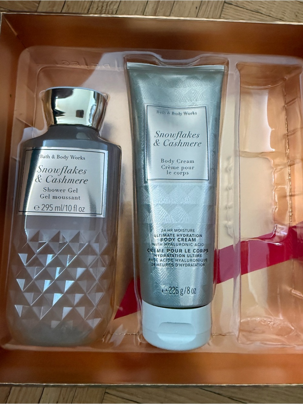 Bath & Body Works Snowflakes & Cashmere Gift Set - Silver